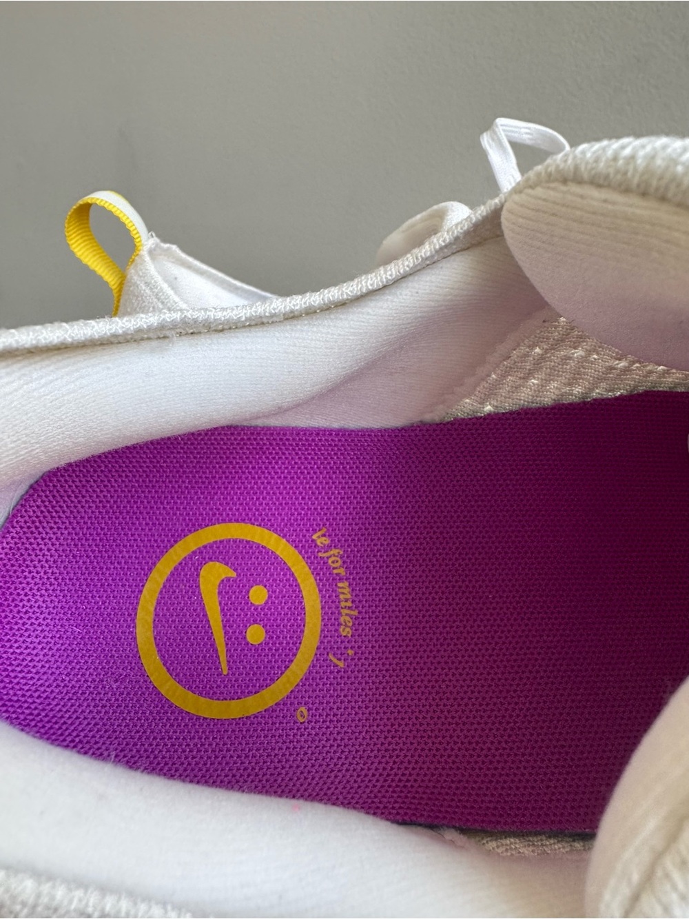 Nike ZoomX Invincible 3 White Vivid Purple Women's Size 9.5 DR2660-101 Running - Picture 9 of 12